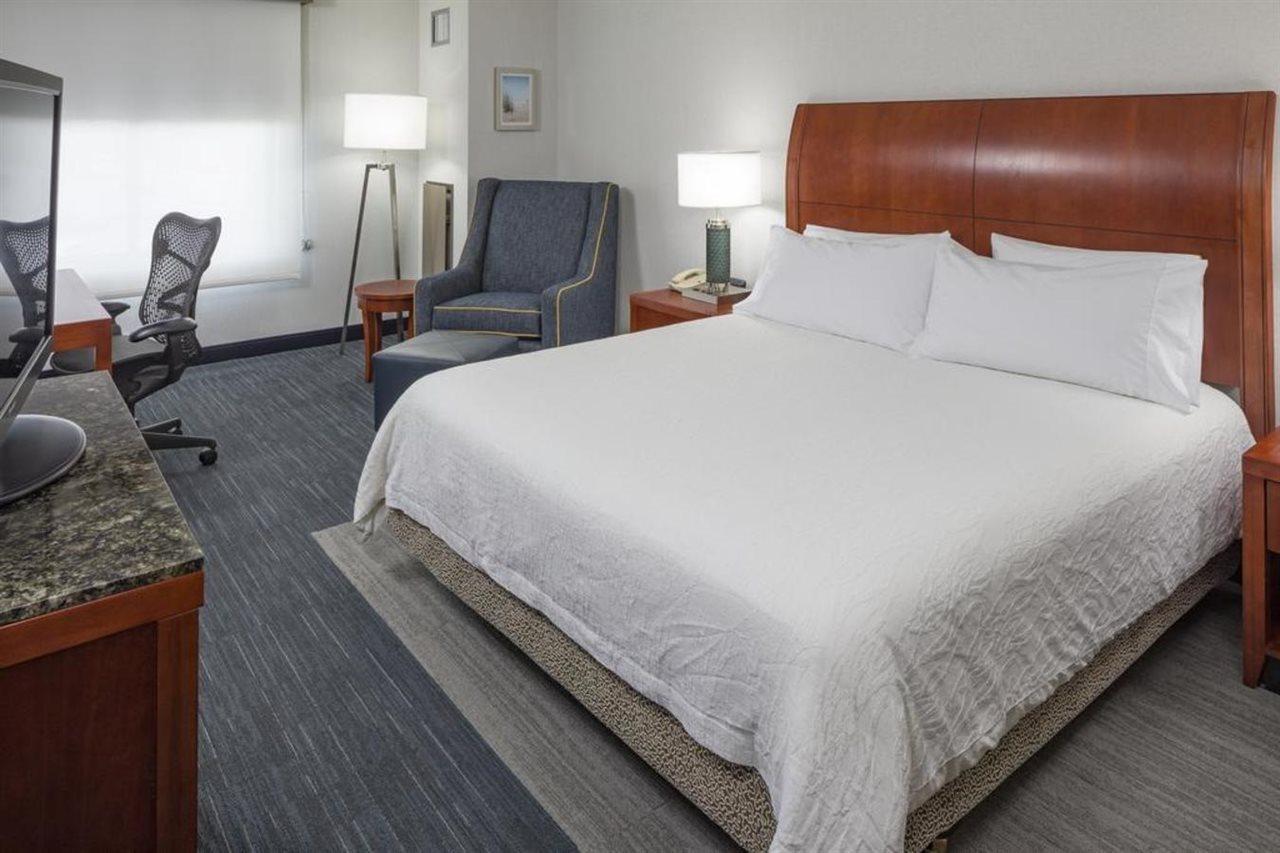 Hilton Garden Inn Плимут Экстерьер фото