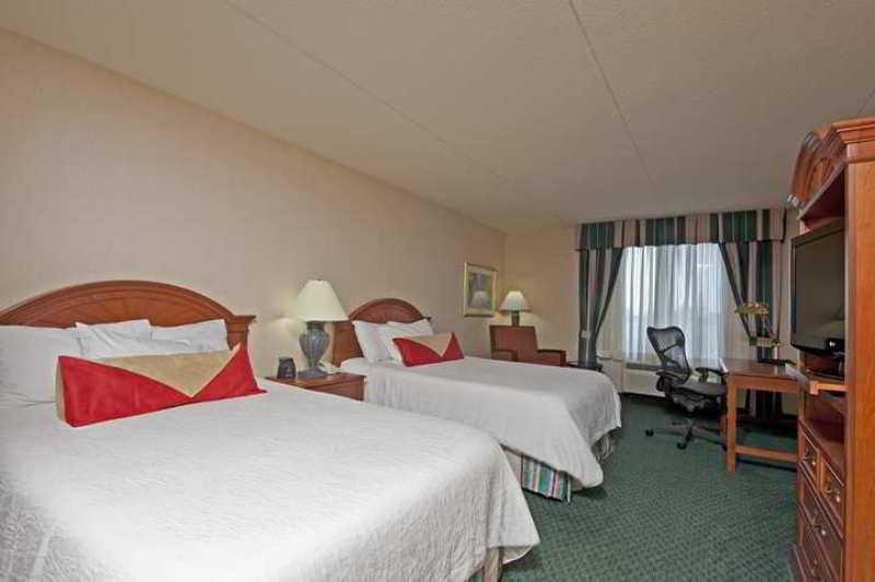 Hilton Garden Inn Плимут Экстерьер фото