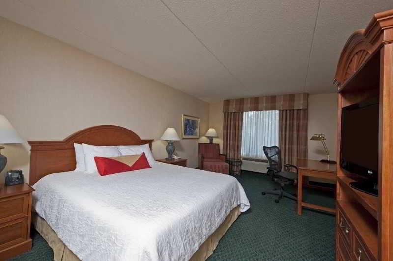 Hilton Garden Inn Плимут Экстерьер фото