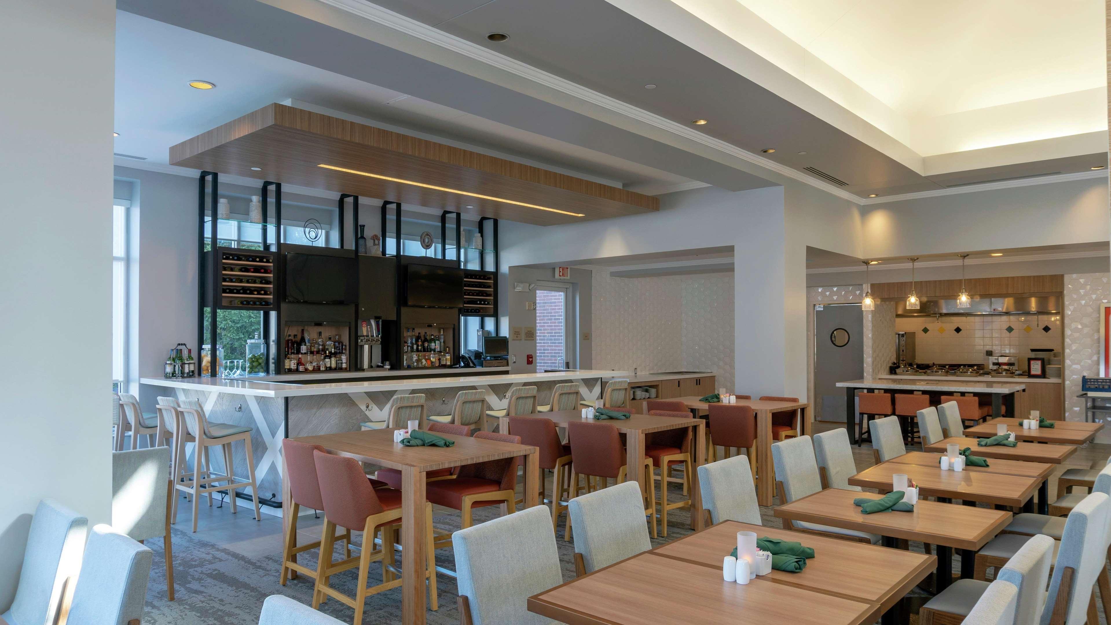 Hilton Garden Inn Плимут Экстерьер фото