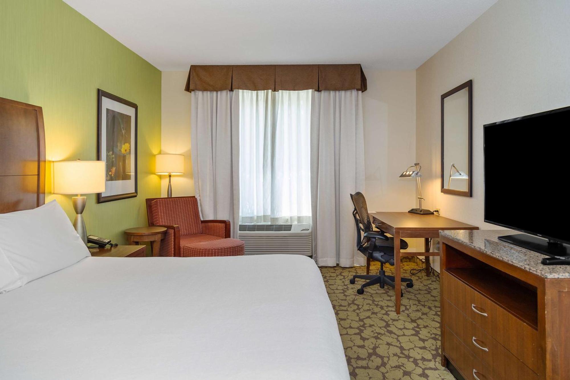 Hilton Garden Inn Плимут Экстерьер фото